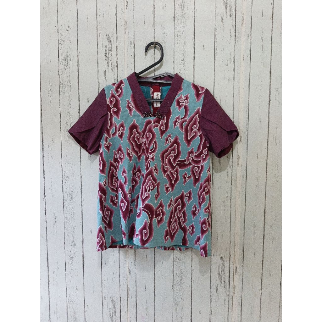 Dea valencia batik blouse size S-M (2)