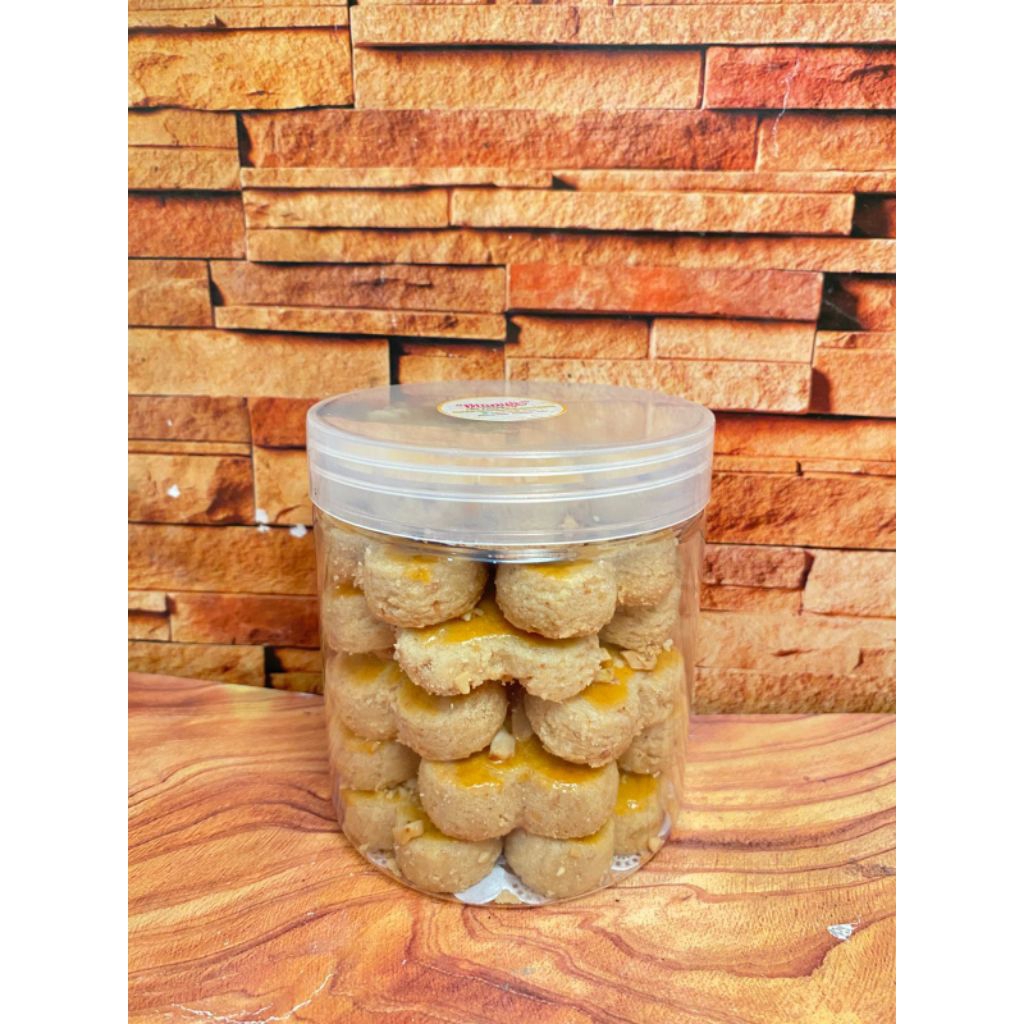 ANEKA KUE KERING PREMIUM MAMFIE KUE KACANG &ANEKA KUE KERING LAINNYA TOPLES 600ML