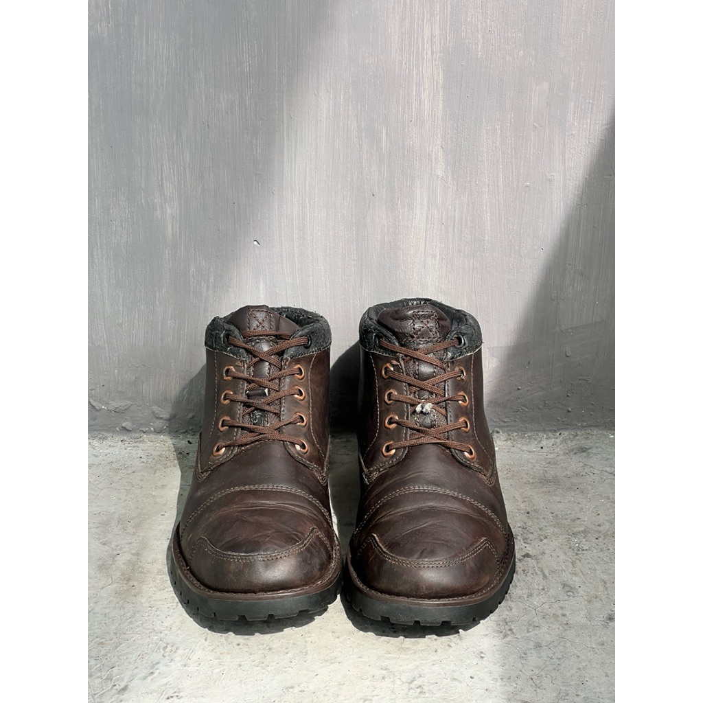 Timberland Crazy Horse Chukka Boots (second)