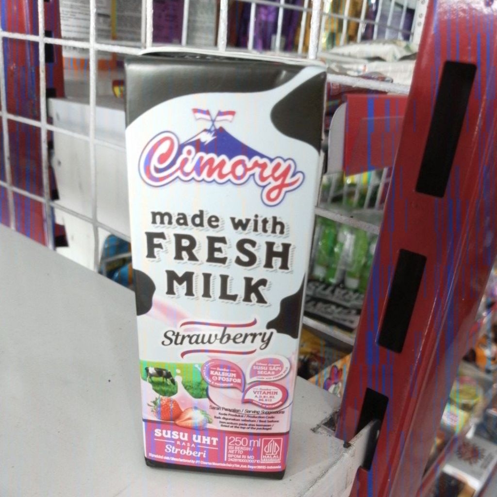 Cimory Fresh Milk Strawberry Susu Uht 250 Ml