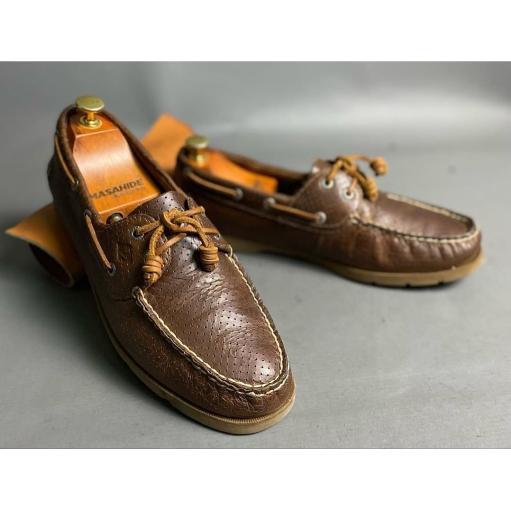 SPerry boat shoes