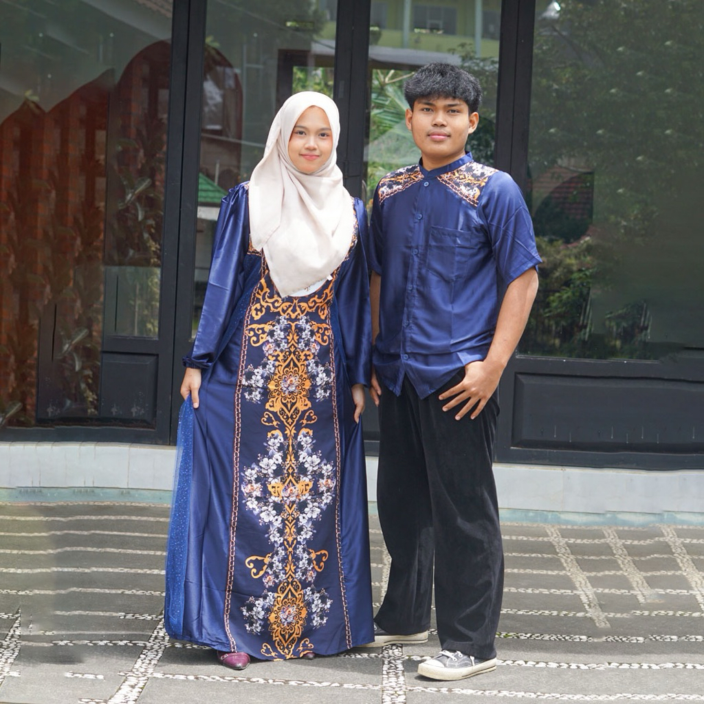 Amira - Qaireen Couple - Muslim Wanita