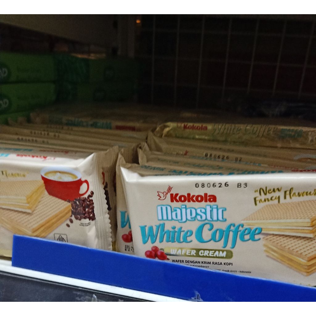 Kokola majestic white coffee wafer cream 70g
