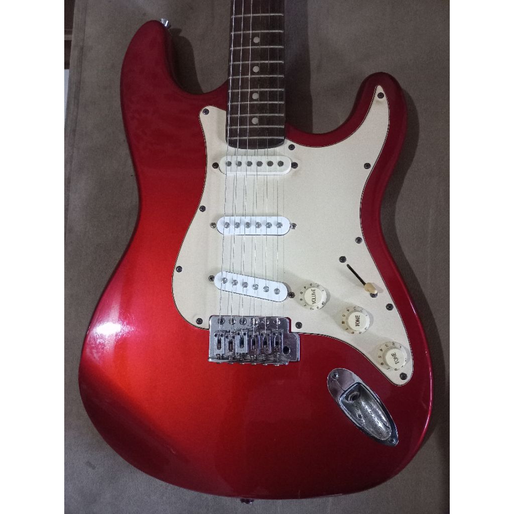 gitar merk caraya model strato asli original buatan china