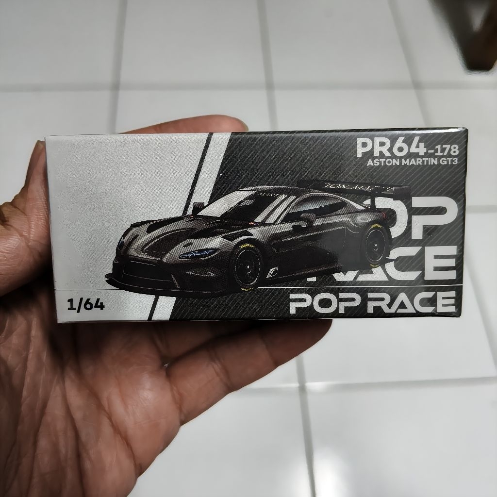 Pop Race 1/64 Aston Martin GT3 Carbon