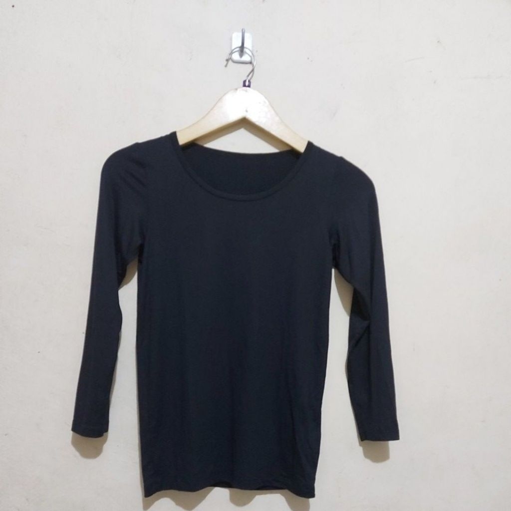 code:M245>SALE Tshirt Heattech regular crew neck untuk anak UNI*140