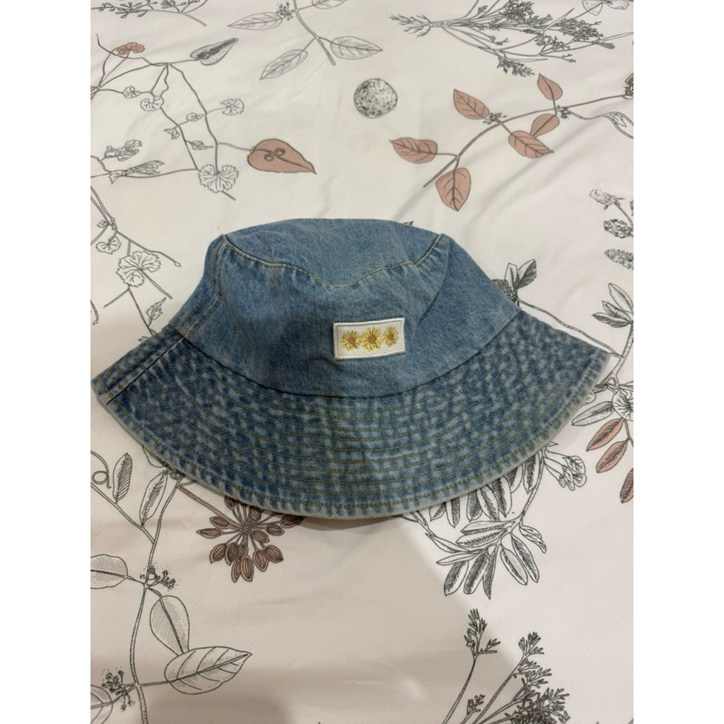 rubi topi denim