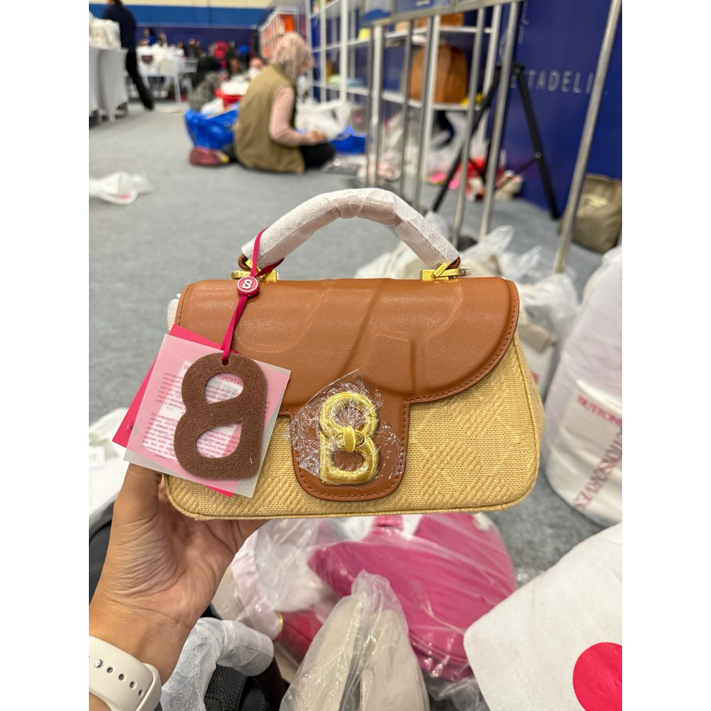 ALMA FLAP BAG SMOOTH FINISH BUTTONSCARVES