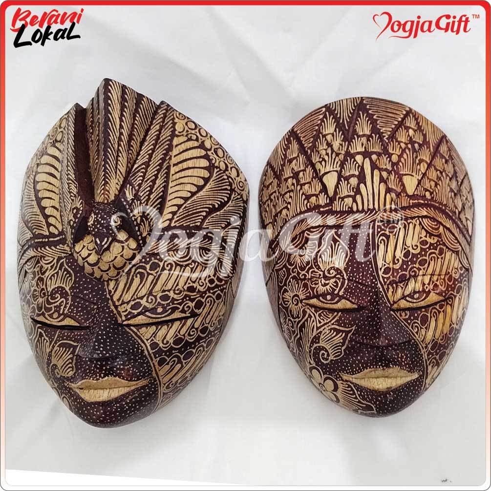 Topeng Kayu Motif Batik