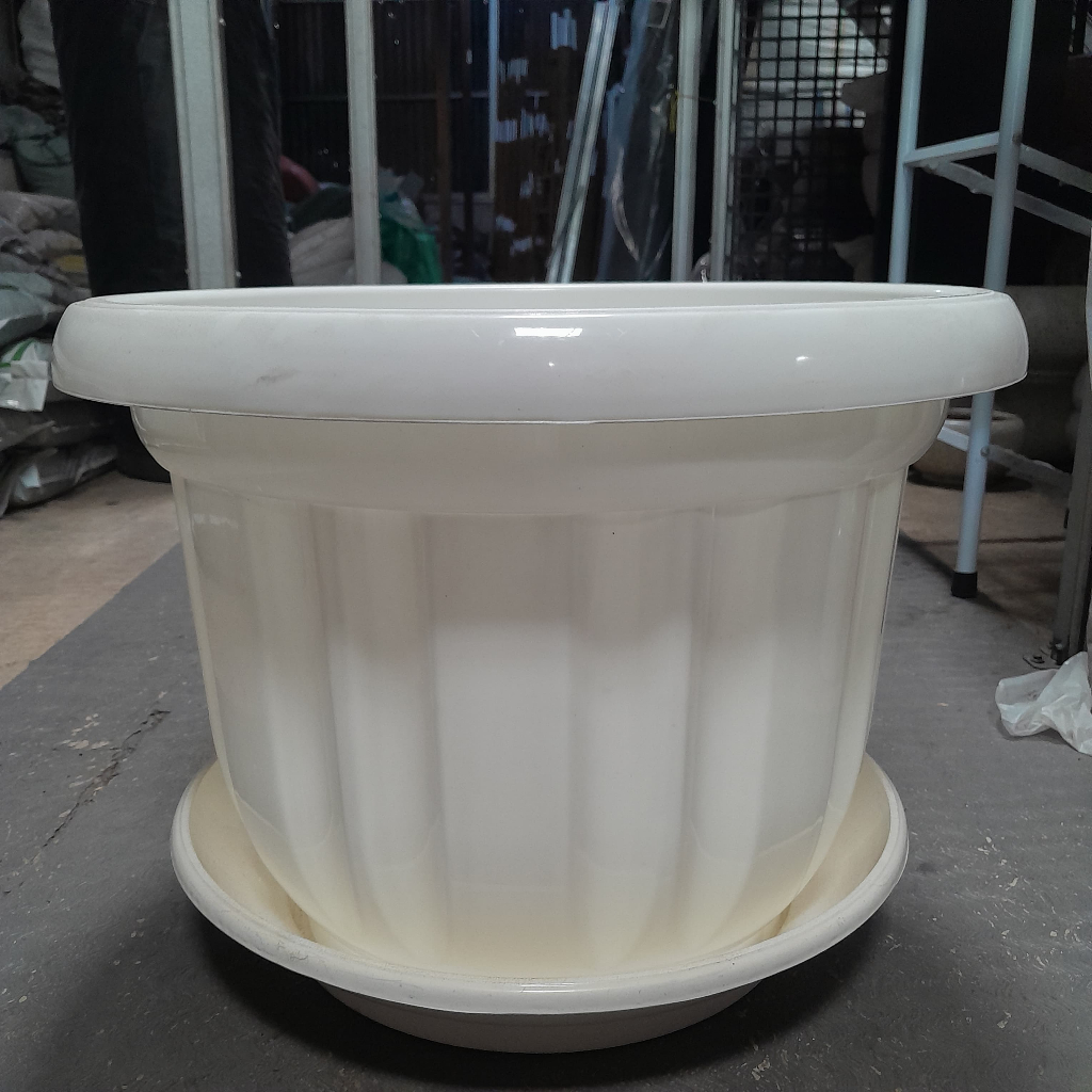 POT 50 cm PUTIH Garuda + tatakan 20 Global PUTIH