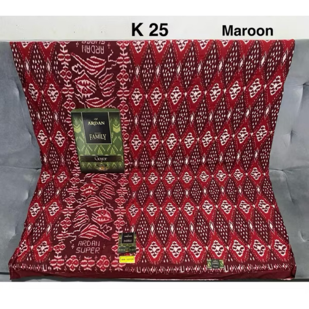 Sarung Ardan Goyor warna merah motif K25 kecubung