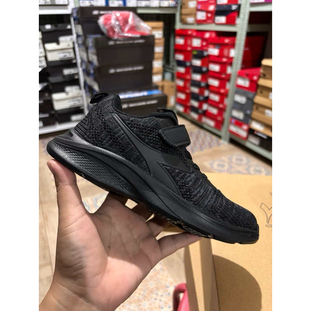 sepatu DIADORA NIAZ JR MONO BLACK