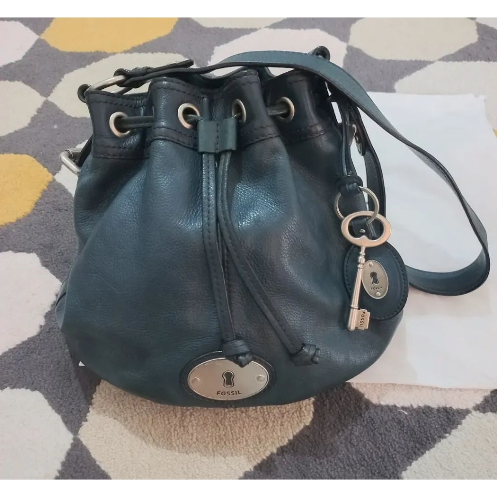 SOLD tas ocil Maddox Navy Serut drawsting lengkap Keyfob