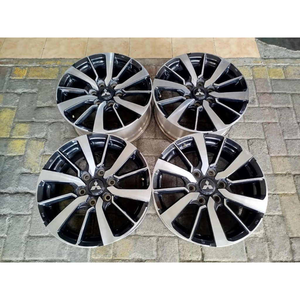 VELG MOBIL R18 BEKAS ORIGINAL PAJERO SPORT H6X139.7 OEM COPOTAN