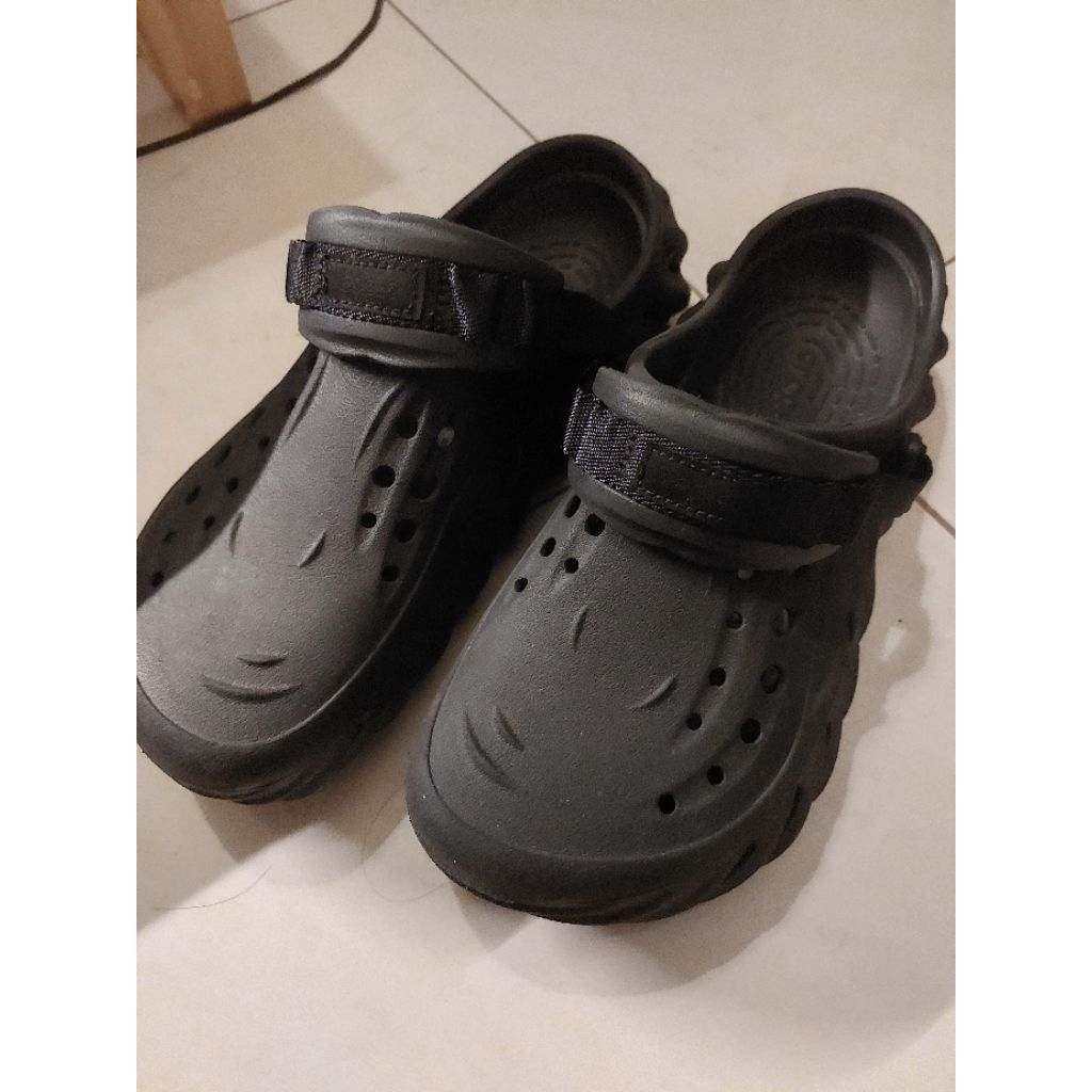 Crocs Echo clog black size 42-43 M9/W11 Used