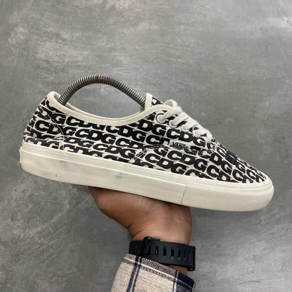 [Size 40.5] Rare Comme des Garçons x Vans Authentic ‘CDG’ (VN0A33TASHM) Second Original Kondisi Mulu