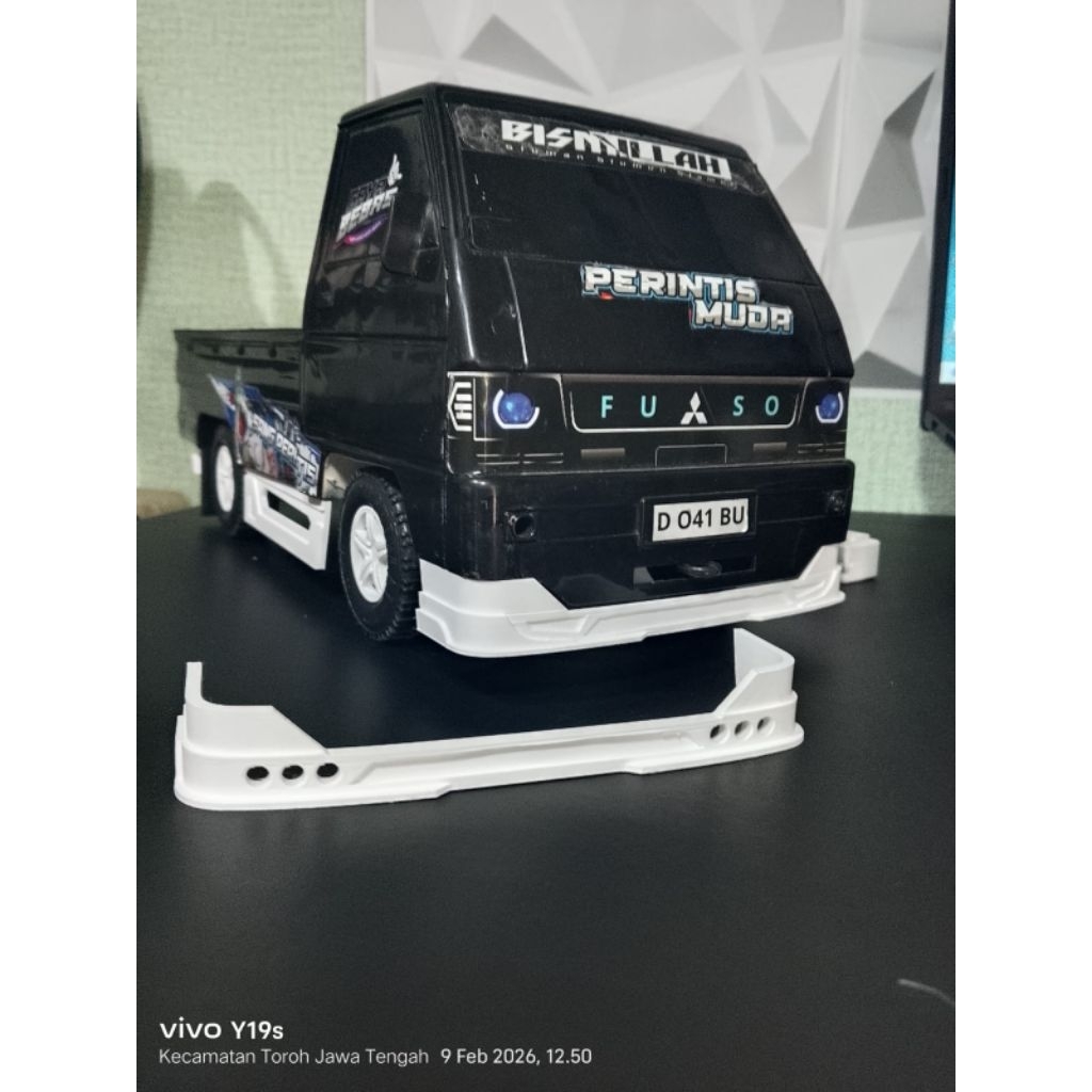 Bemper miniatur L300