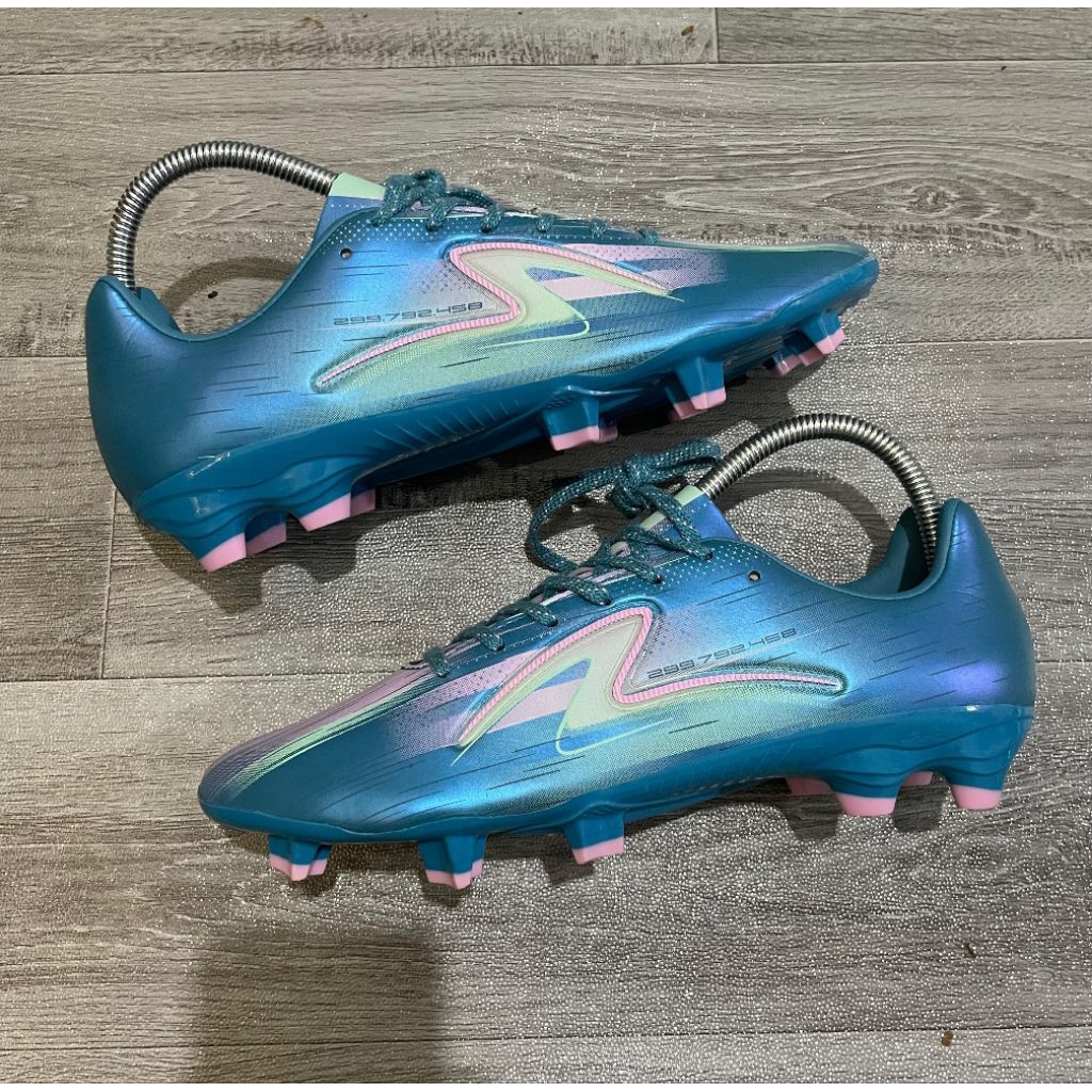 Sepatu Bola Second Original Specs Size 40