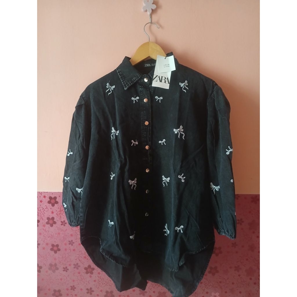 Atasan bahan denim motif Pita