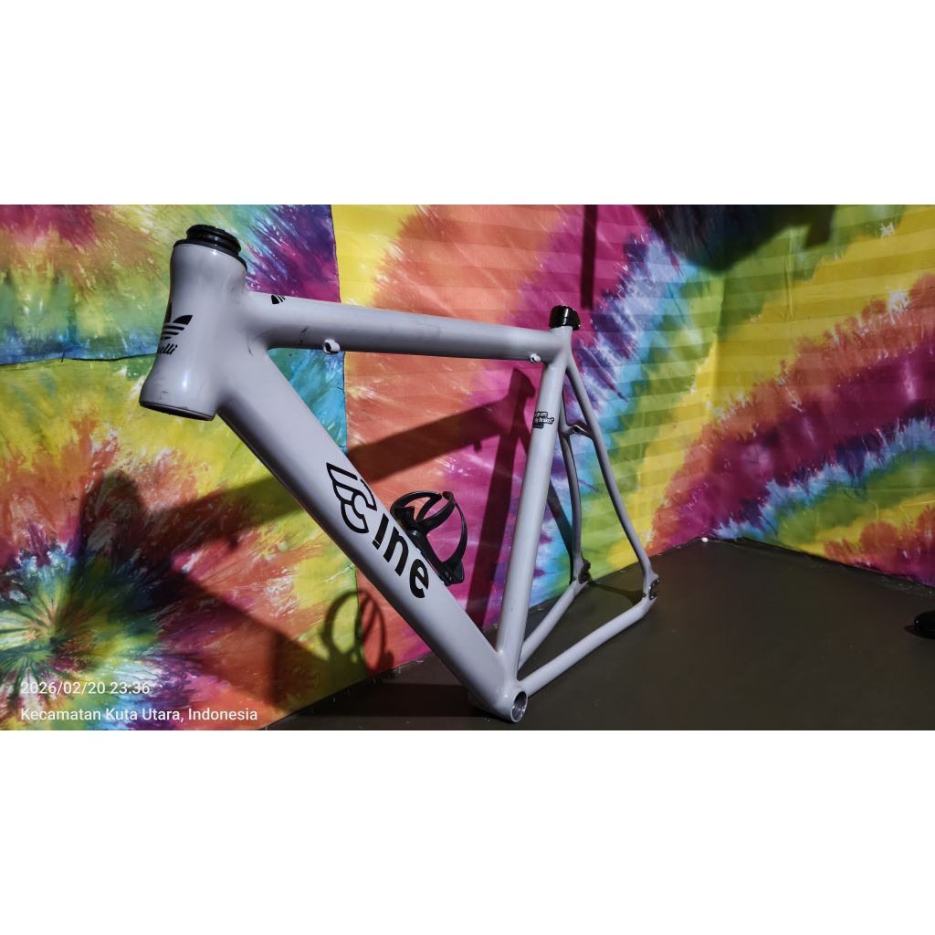 frame only. soloist 79 size 54. repaint.