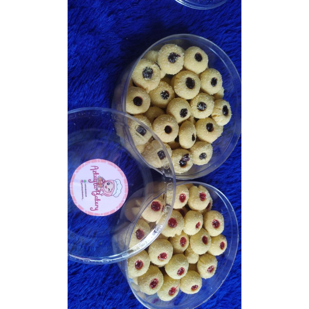 Thumbrint Cookies, homemade by mama Azkayla.