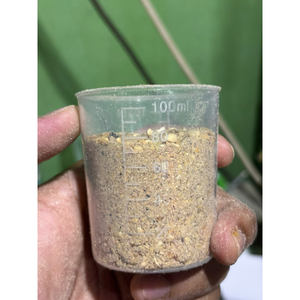 gelas takar pakan untuk perekor ayam petelur 60gram 2x sehari