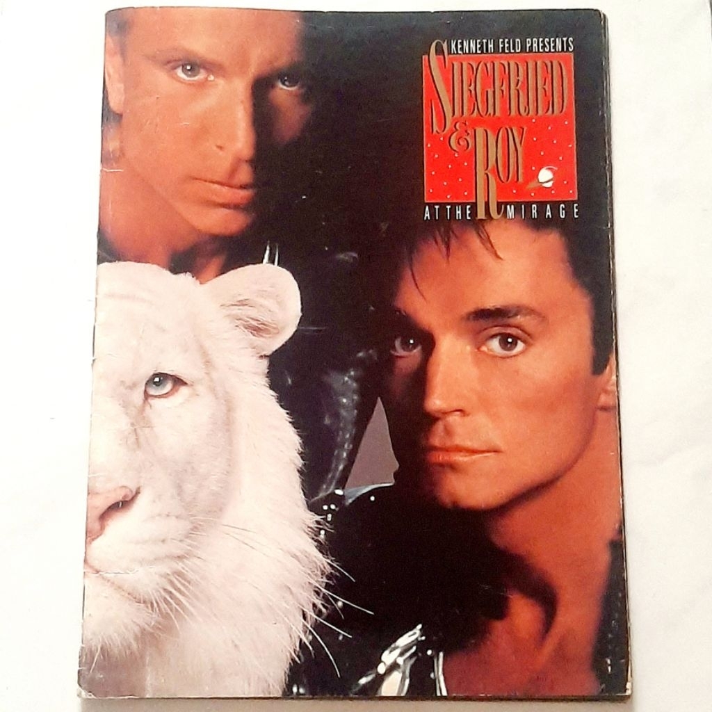 majalah souvenir SIEGFRIED & ROY
