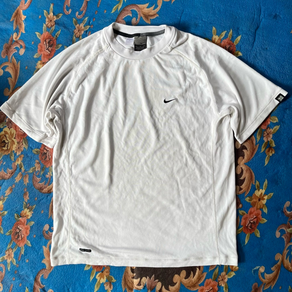 t-shirt vintage 2000s nike jersey second original