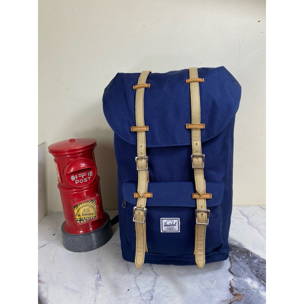 backpack herschel little america