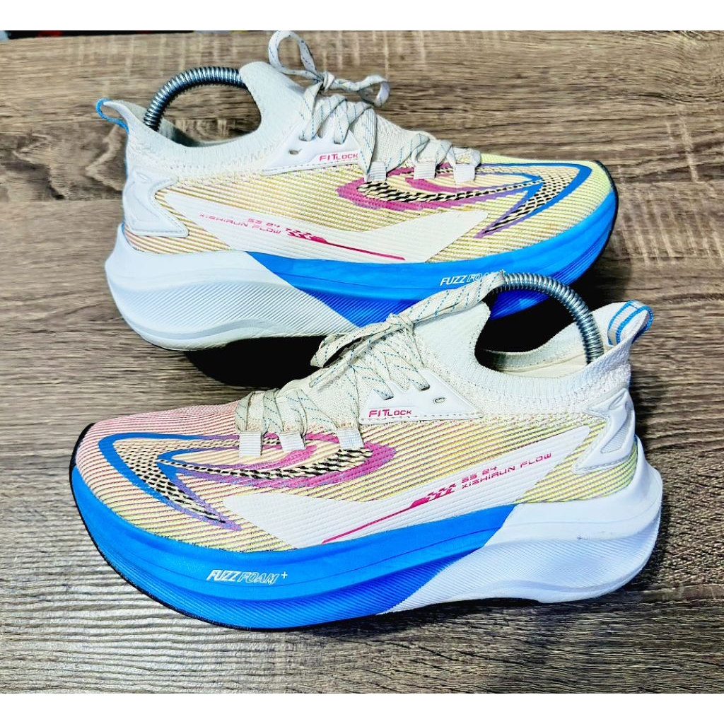 Sepatu Running / Lari / Joging 910 Nineten Kishi Run Flow Second / Bekas / Pre Loved