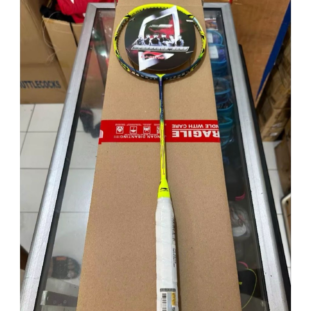 Raket Badminton Lining Aeronaut 9000 Max Tension 32 LBS