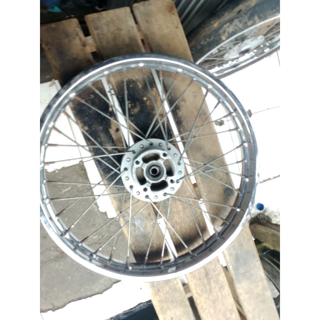 velg depan Suzuki smash bekas ori