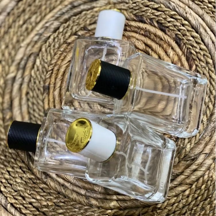 BOTOL KOTAK 50 MILI (CIGI ) TUTUP WARNA MODEL DRAT 12 PCS / SELUSIN