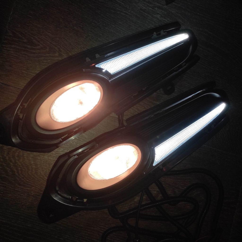 lampu DRL foglamp bumper depan honda hrv HR-V 2014 2015 2016 2017 putih + sen KUNING tipe e s rs SE 