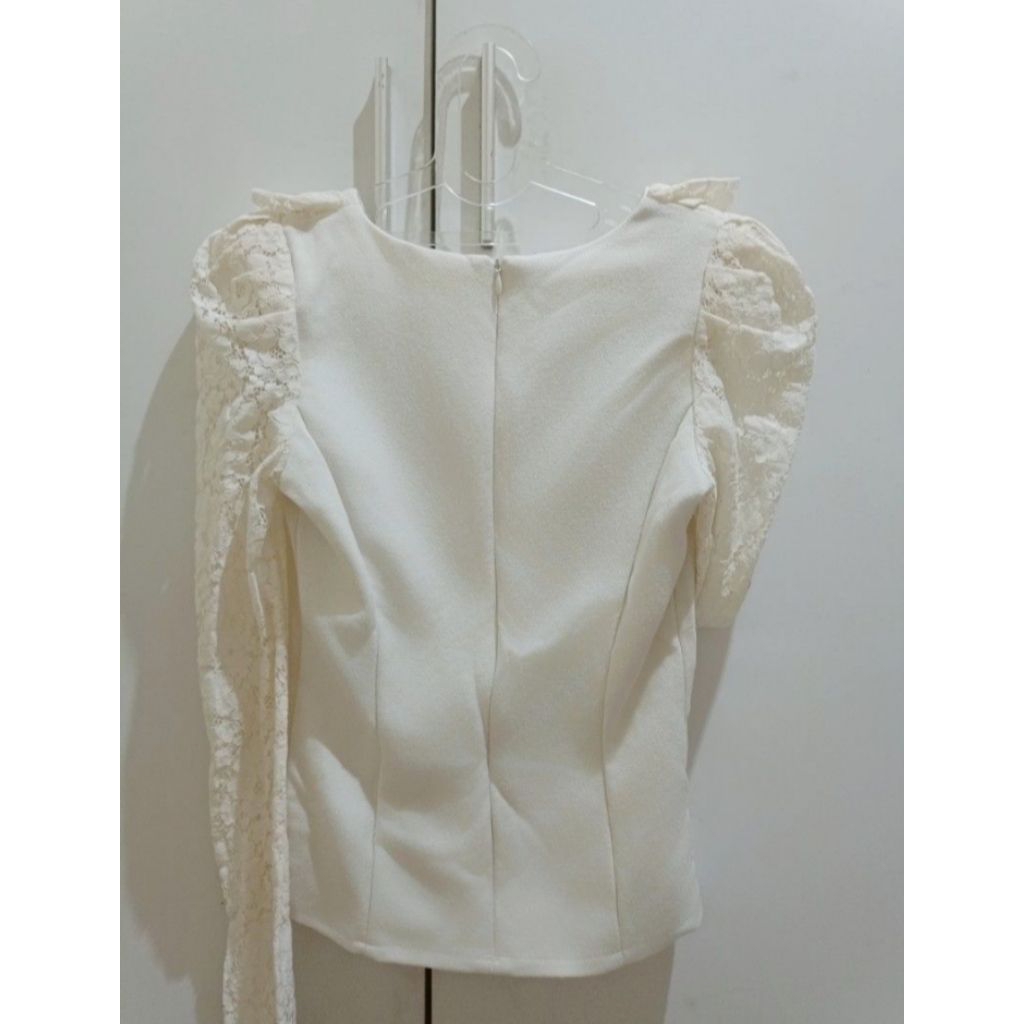 White Lace Top Slim Fit ivory coquette shoujo soft outfit