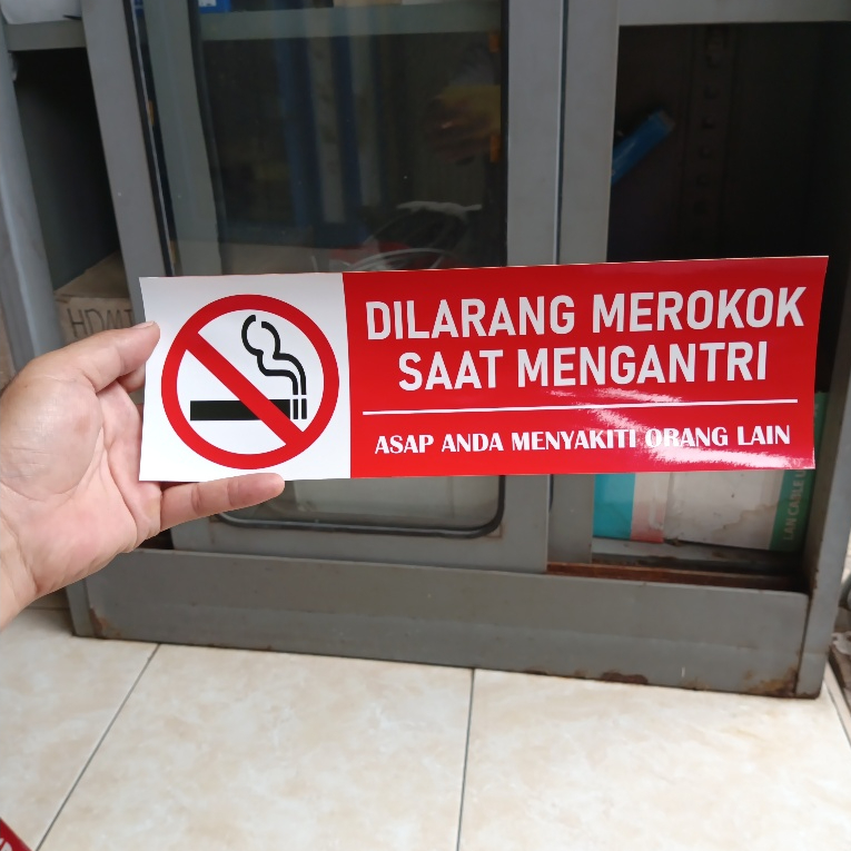 Sticker Dilarang Merokok Saat Antri 30x10cm