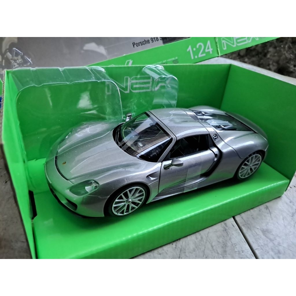 Diecast miniatur porsche porse porce 918 spyder spider welly nex 1:24 mobil balap bahan besi. cocok 
