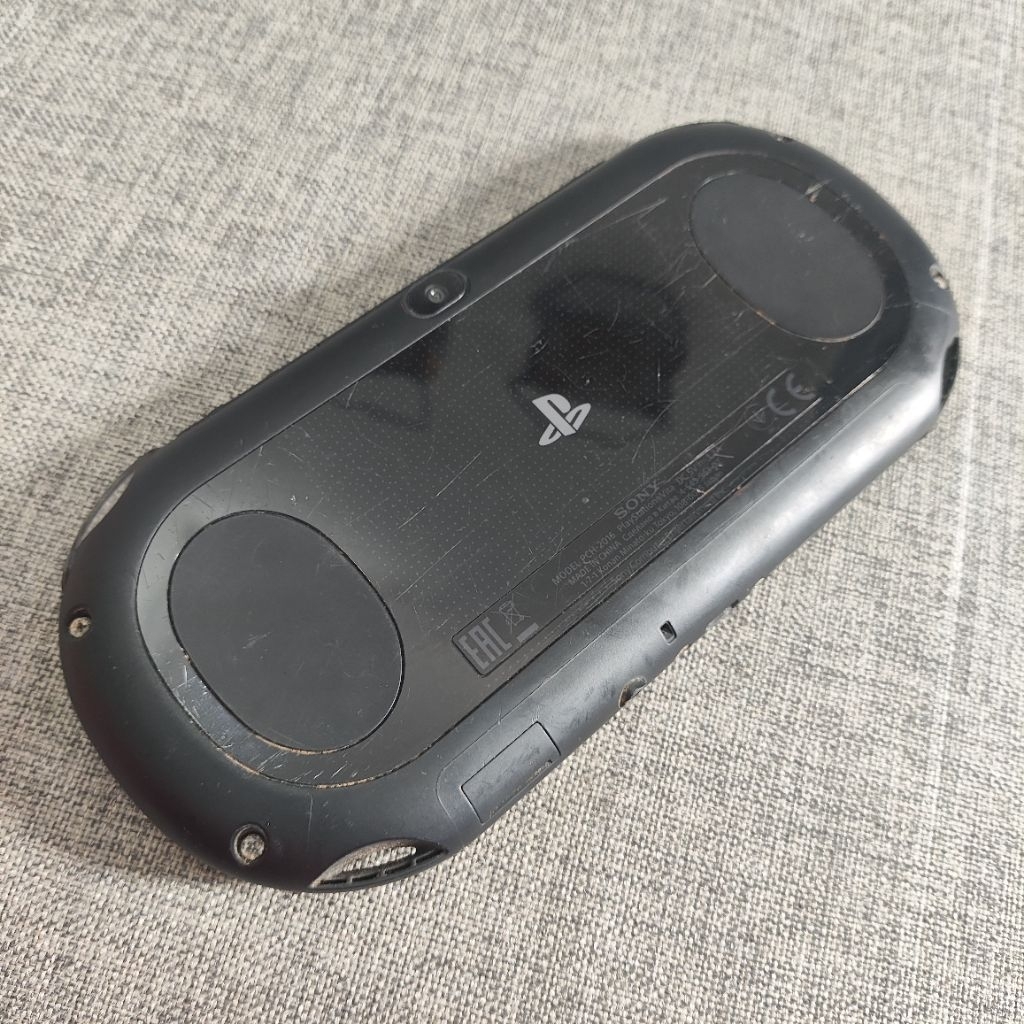 sony ps vita slim pch 2016 hitam bukan psp go 2006 3004