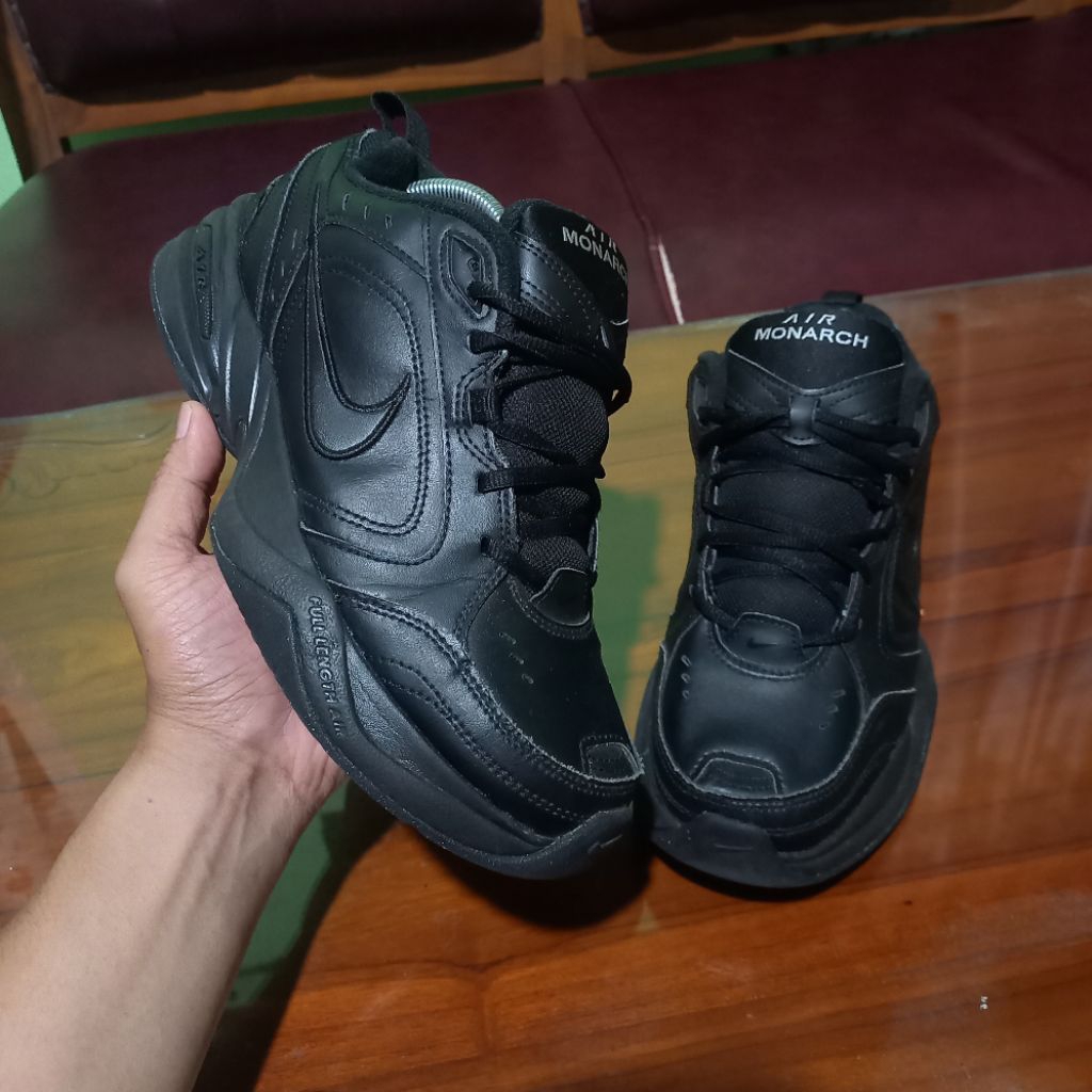 NIKE AIR MONARCH SNEAKERS PRIA WANITA SEPATU SECOND BRANDED