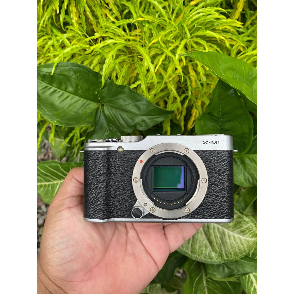 Fujifilm Xm1 Body Only Kamera siap kerja BUKAN XT 100 ATAU XPRO 1