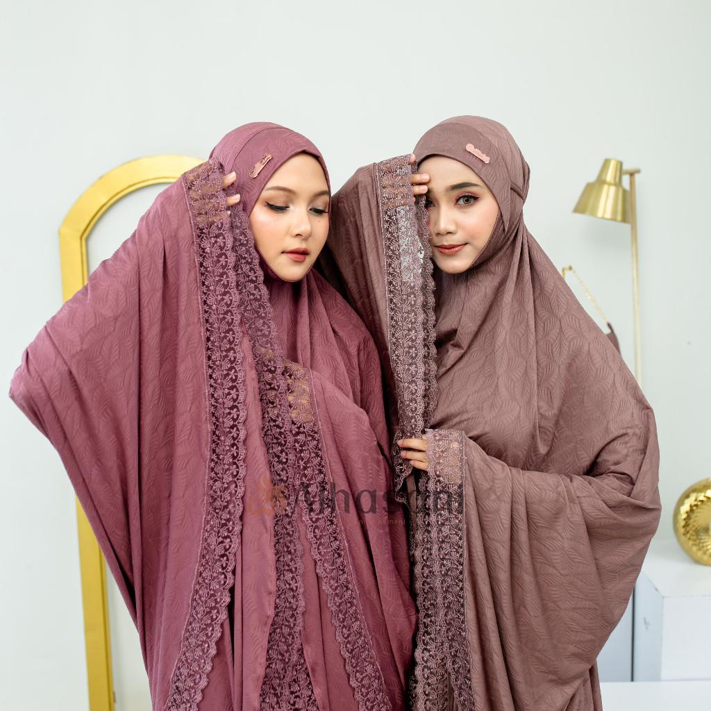 Mukena Jersey Jumbo Dagu Tertutup Renda Mewah Mukenah Dewasa Bahan Adem Nyaman Hitam Putih  Mukena T