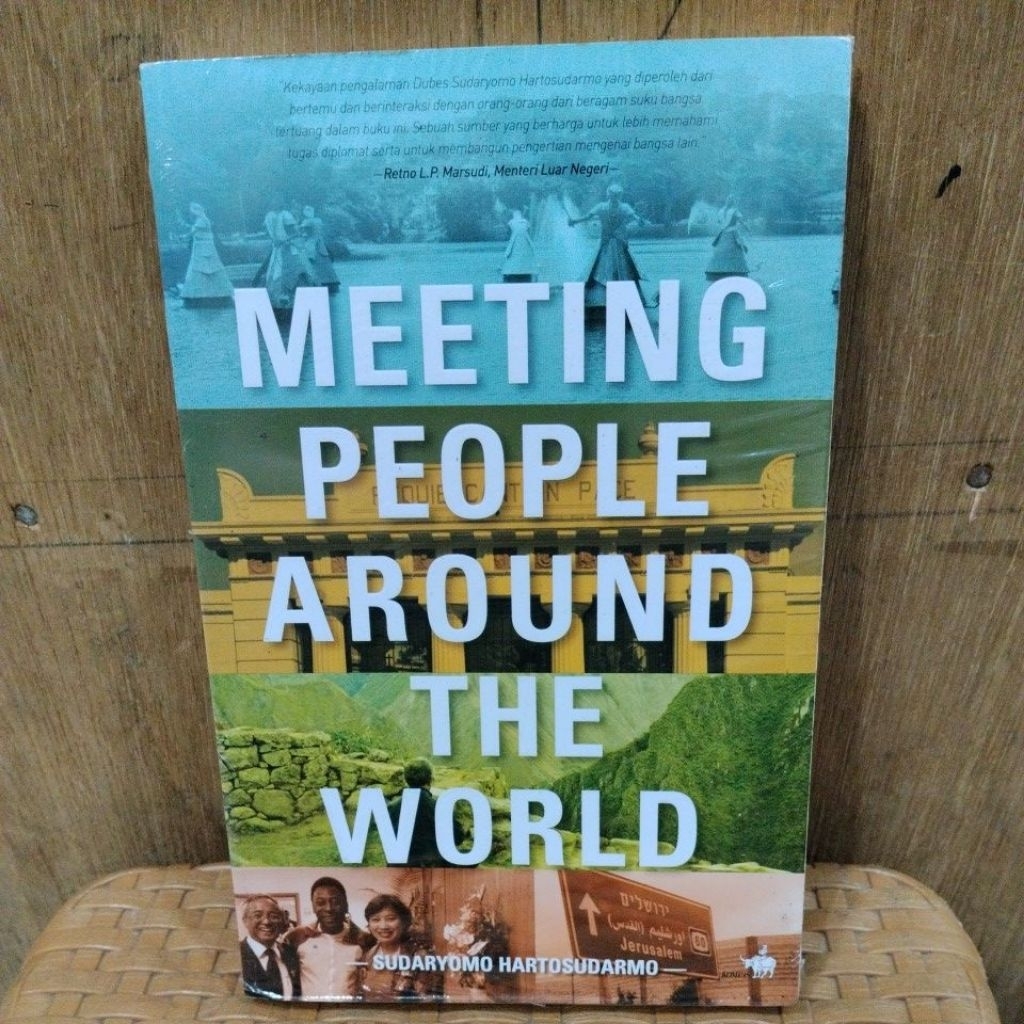BUKU BARU ORIGINAL SEGEL MEETING PEOPLE AROUND THE WORLD(SUDARYOMO HARTOSUDARMO