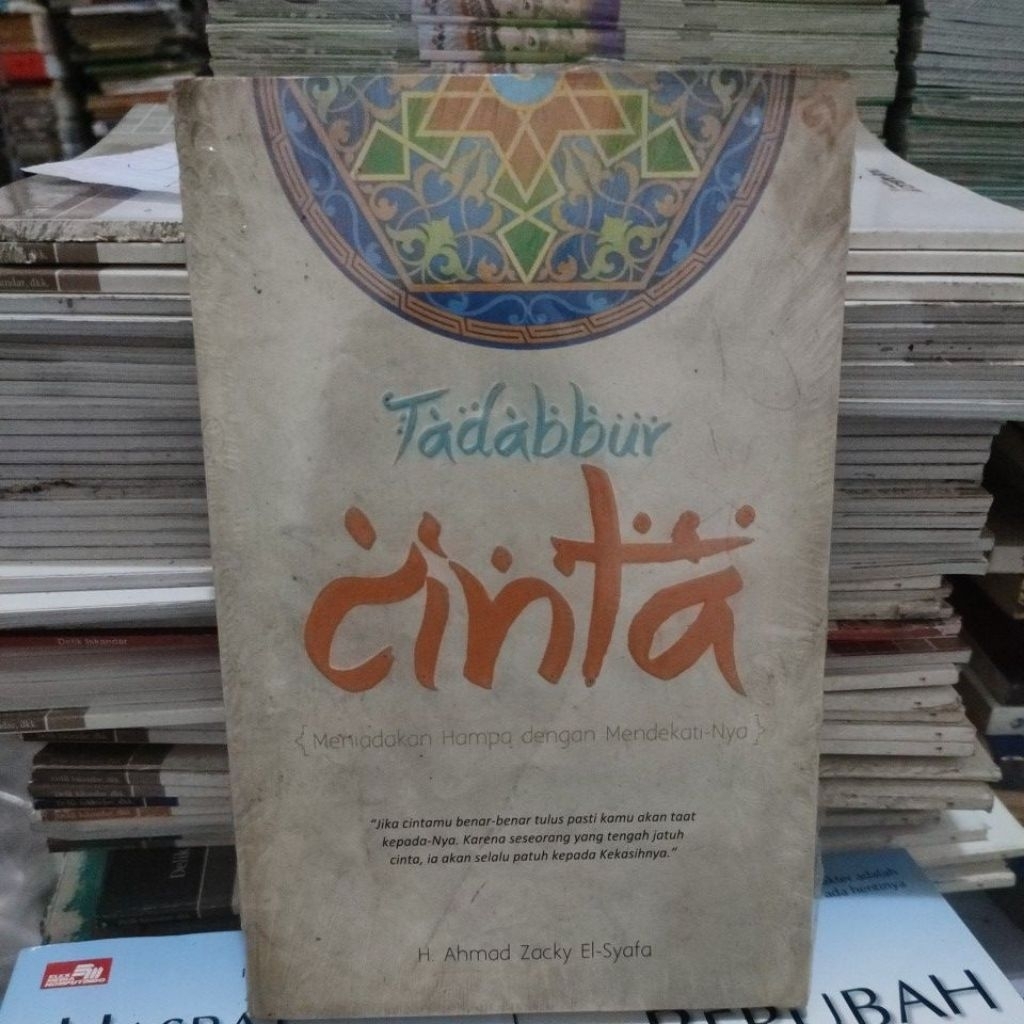 TADABBUR CINTA meniadakan hampa dengan mendekati-Nya. gba32