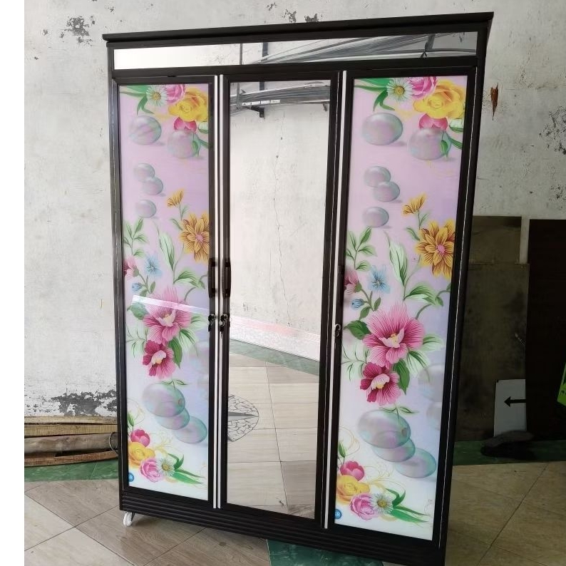 Lemari Pakaian aluminium