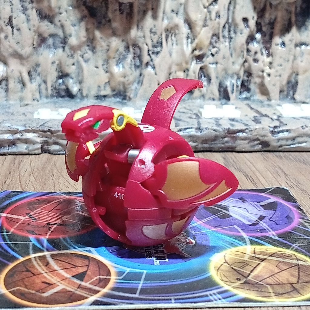Bakugan Pyro Dragonoid