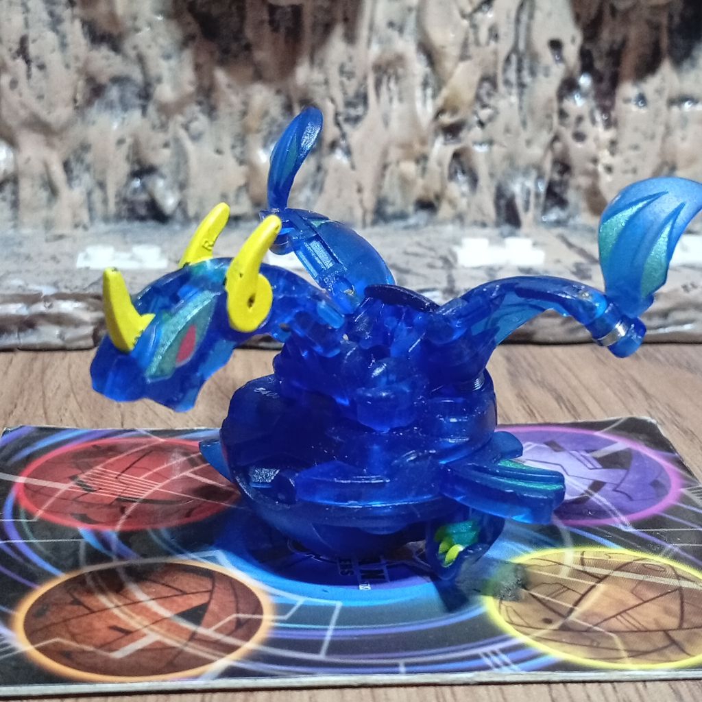 Bakugan Ultra Dragonoid Aquos Translucent