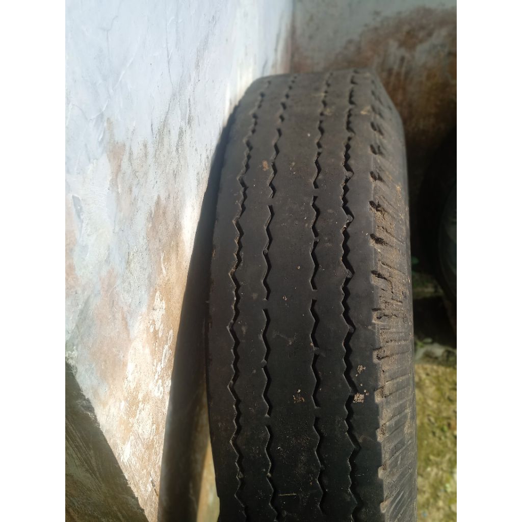 ban gajah tunggal 750-16