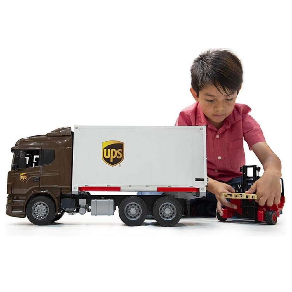 Bruder 3582 Truk Scania Super 560R UPS Logistics with Forklift - Mainan Miniatur Truk Konstruksi