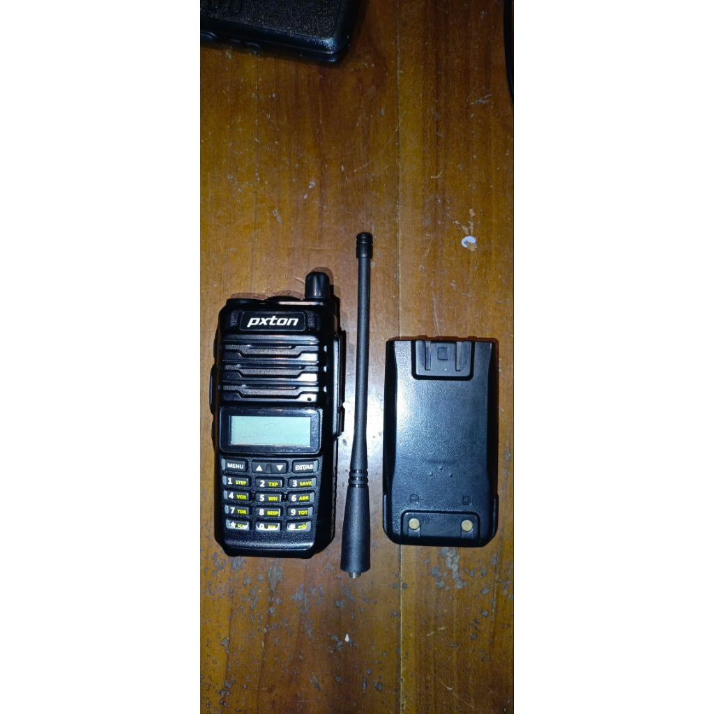 HT Bekas Normal, PXTON PX-7700p, 5Watt, TRIBAND UHF VHF, Tanpa Charger