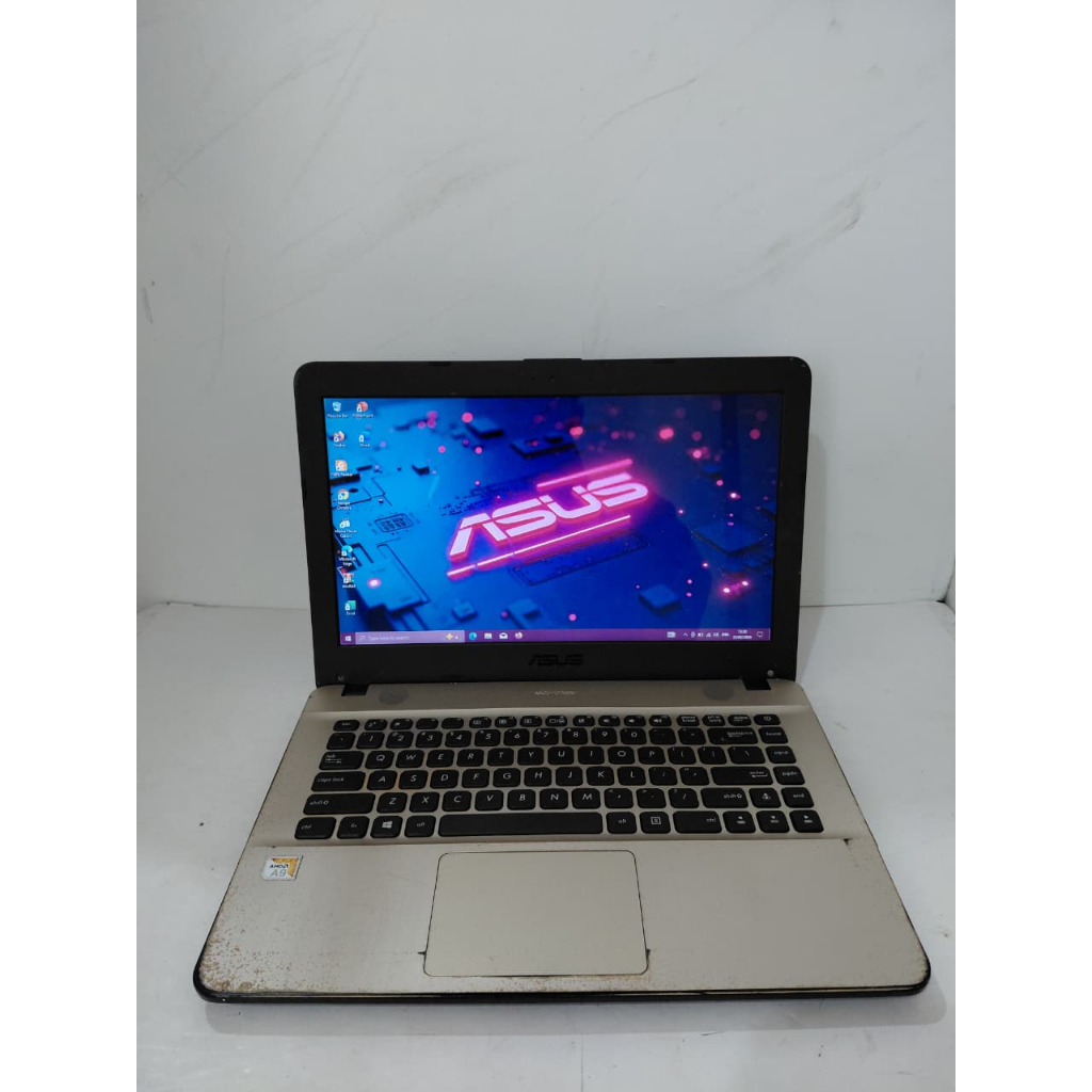 AMD A9-9425 Stoney Ridge Ram 4gb Upgradeable Hardisk 1000GB AMD Radeon R5 72MB ASUS X441BA